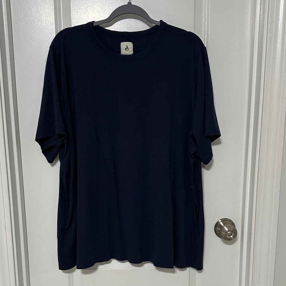 Amazon Essentials Navy Blue Women's Short Sleeve Tee